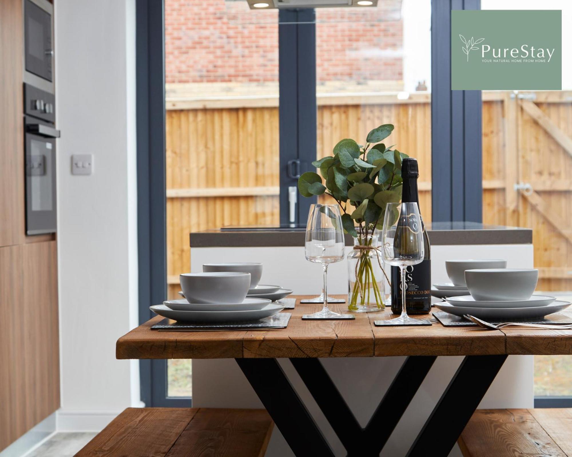 Stunning 5 Bed Manchester House With Parking By Purestay Short Lets & Serviced Accommodation מראה חיצוני תמונה