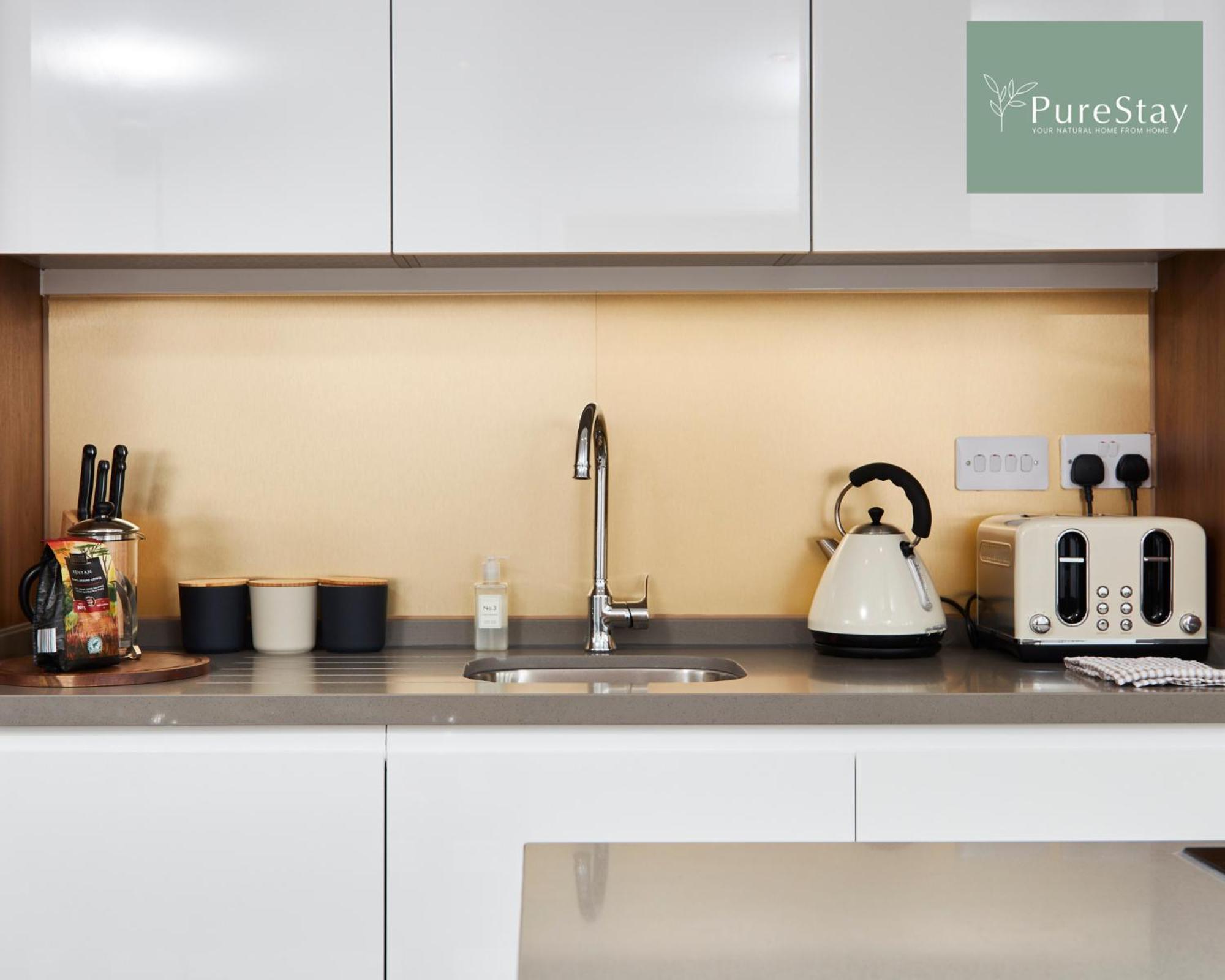 Stunning 5 Bed Manchester House With Parking By Purestay Short Lets & Serviced Accommodation מראה חיצוני תמונה